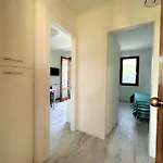 Flat With Pool Access דירה ביביונה
