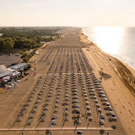 Flat With Pool Access Apartmán